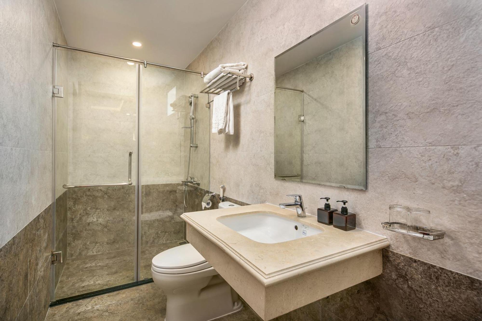 Prague Da Nang Beach Hotel Esterno foto